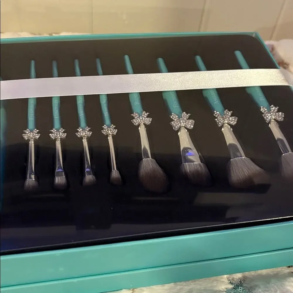 BNWT TIFFANY BLUE Viral Teal Rhinestone Bow Makeup Brush and Case Gift Set